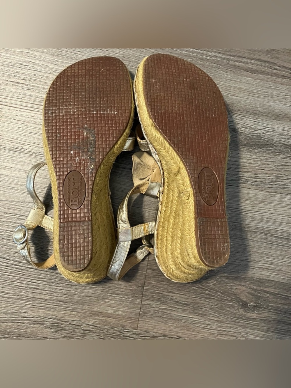 Born Strappy Gold Floral wedge sandals size 8 - Picture 6 of 6